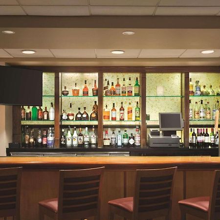 Radisson Hotel Providence Airport Уорик Экстерьер фото