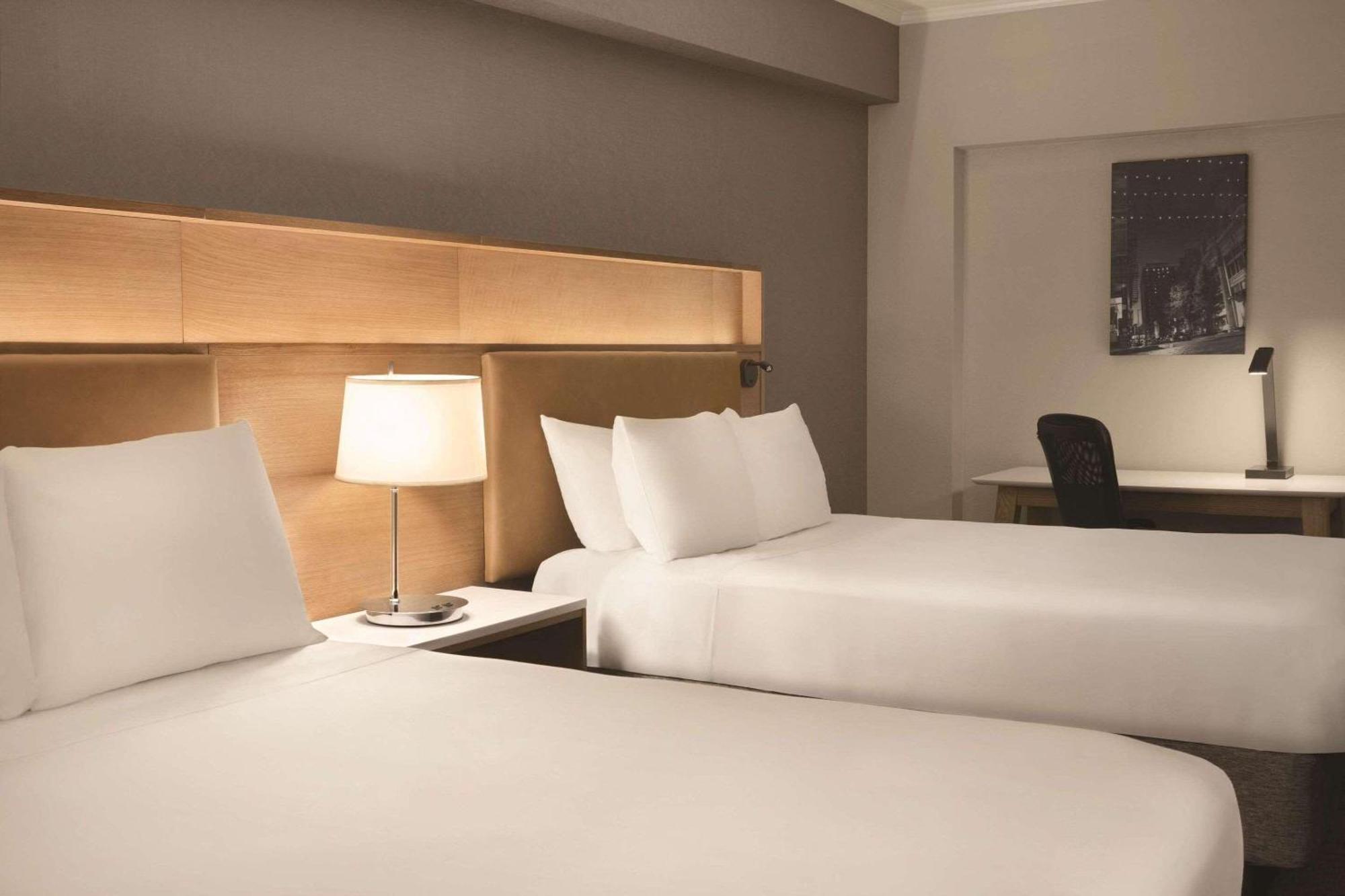 Radisson Hotel Providence Airport Уорик Экстерьер фото
